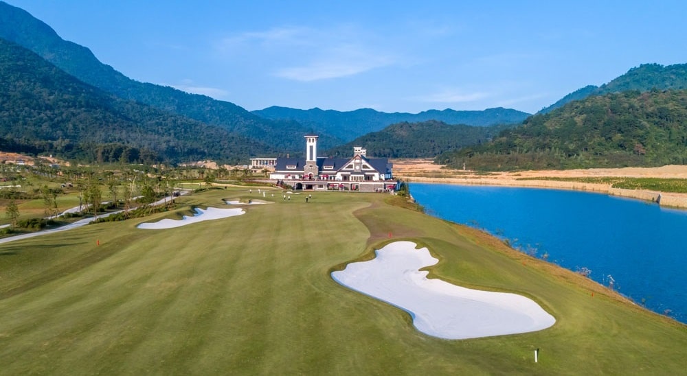 Sân golf trong Thanh Lanh Valley